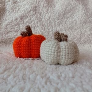 NEW Handmade crocheted set of 2 pumpkins